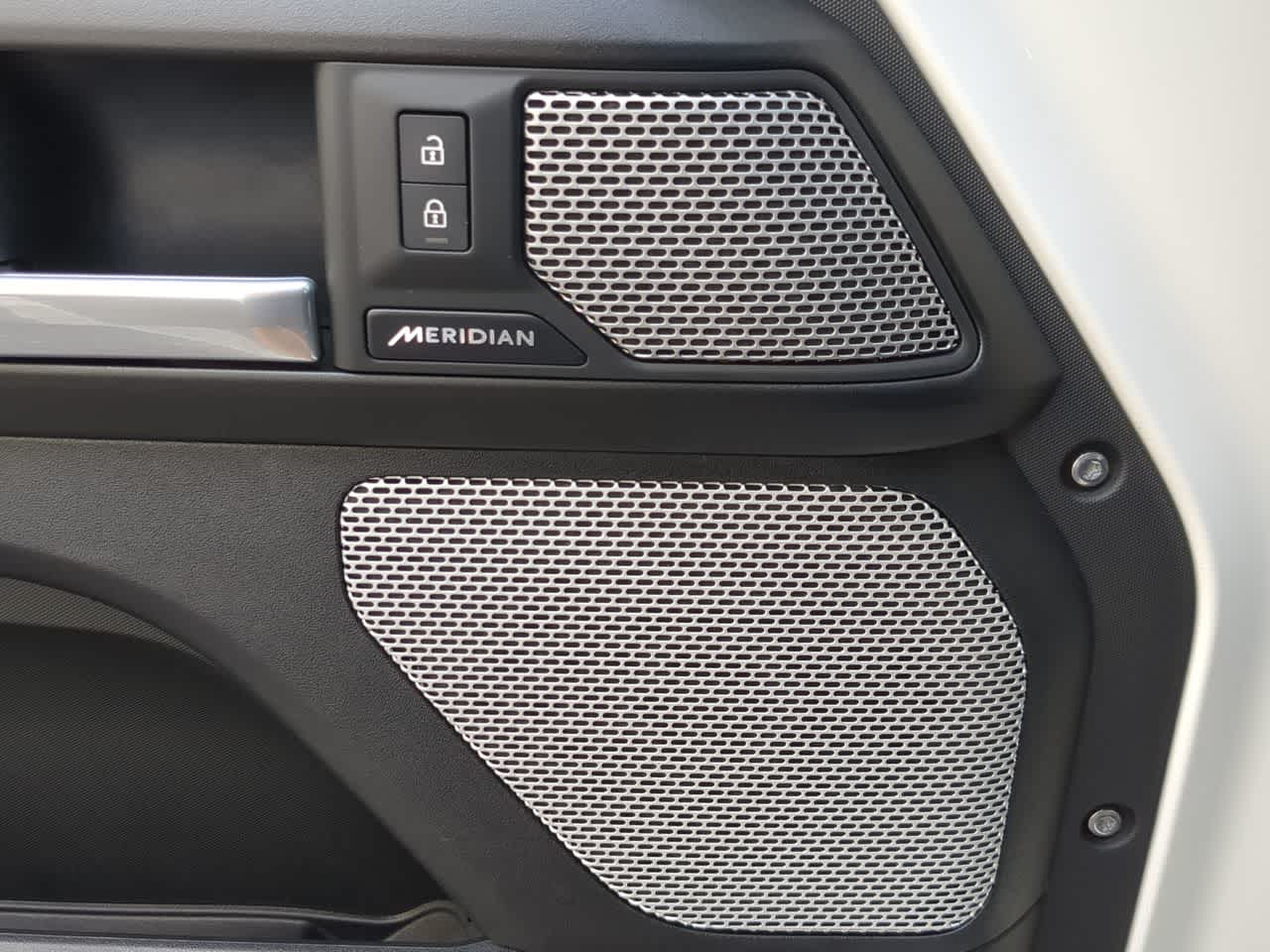 Thumbnail: 2024 Land Rover Defender - 33