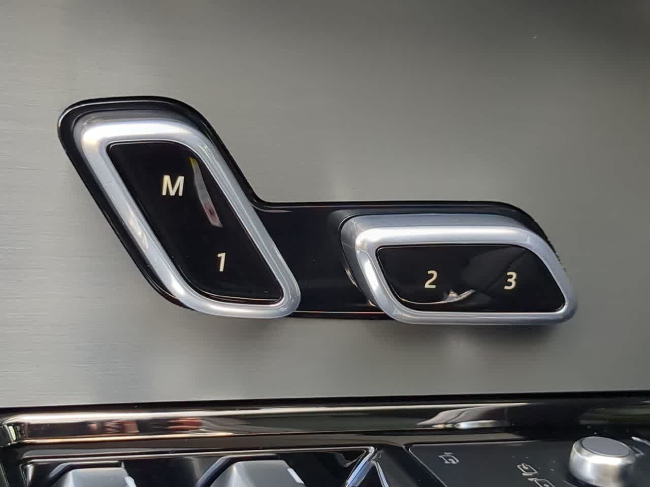 Thumbnail: 2025 Land Rover Range Rover Sport - 18