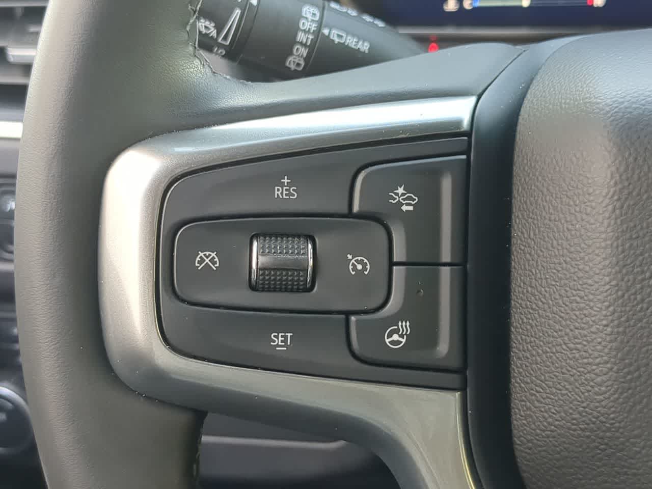 Thumbnail: 2023 Chevrolet Suburban - 21