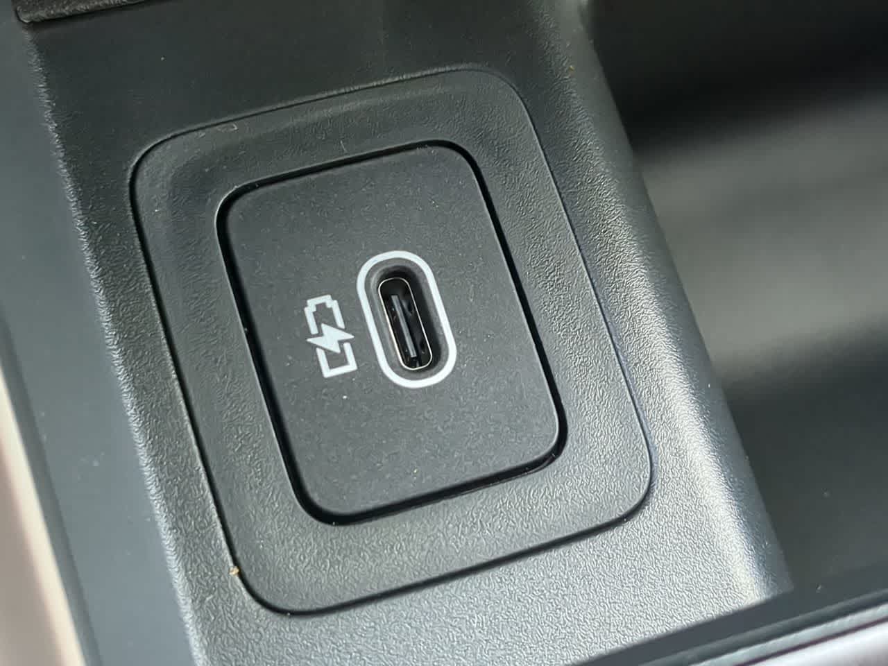 Thumbnail: 2026 Land Rover Range Rover Velar - 34