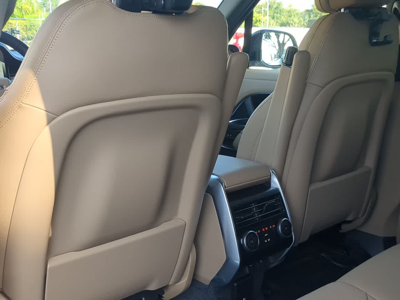 Thumbnail: 2025 Land Rover Range Rover - 18