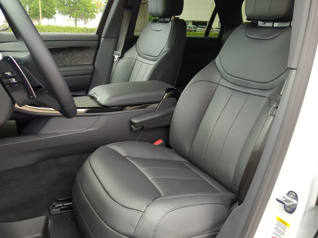 Thumbnail: 2025 Land Rover Range Rover Sport - 17