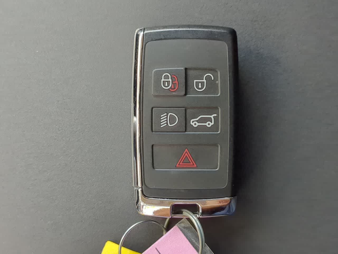 Thumbnail: 2025 Land Rover Discovery Sport - 38