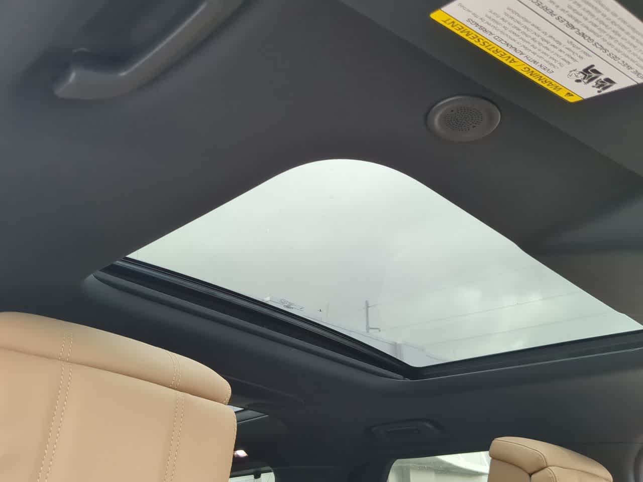 Thumbnail: 2025 Land Rover Discovery - 19