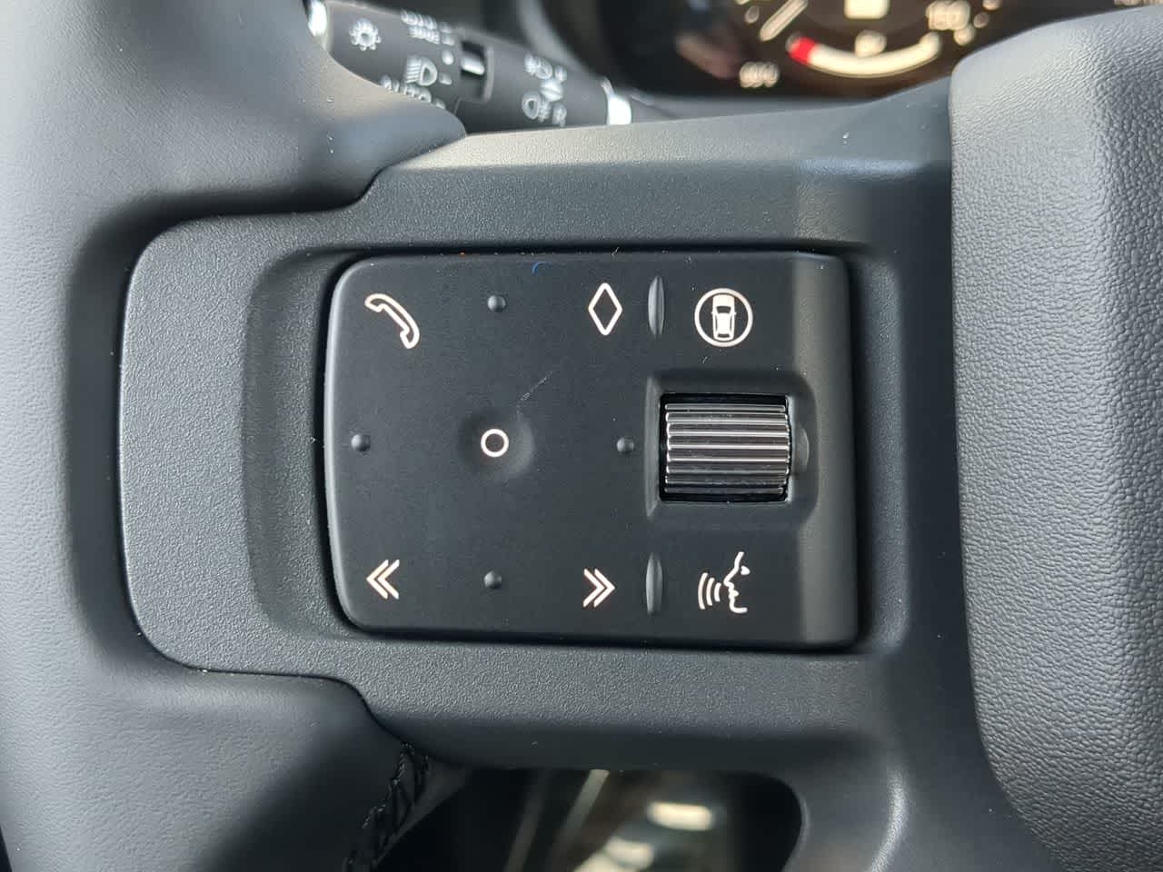 Thumbnail: 2025 Land Rover Defender - 26