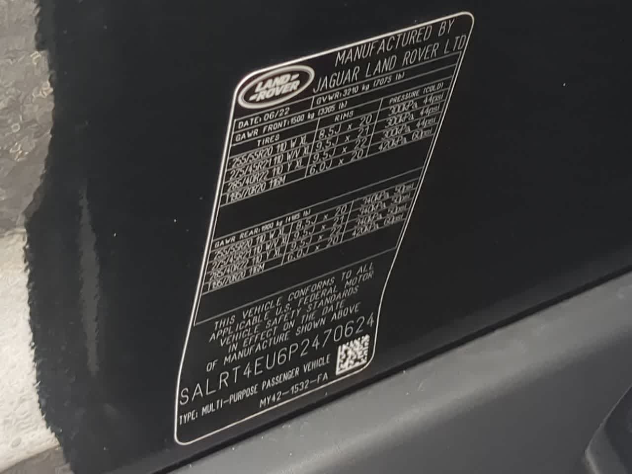 Thumbnail: 2023 Land Rover Discovery - 37