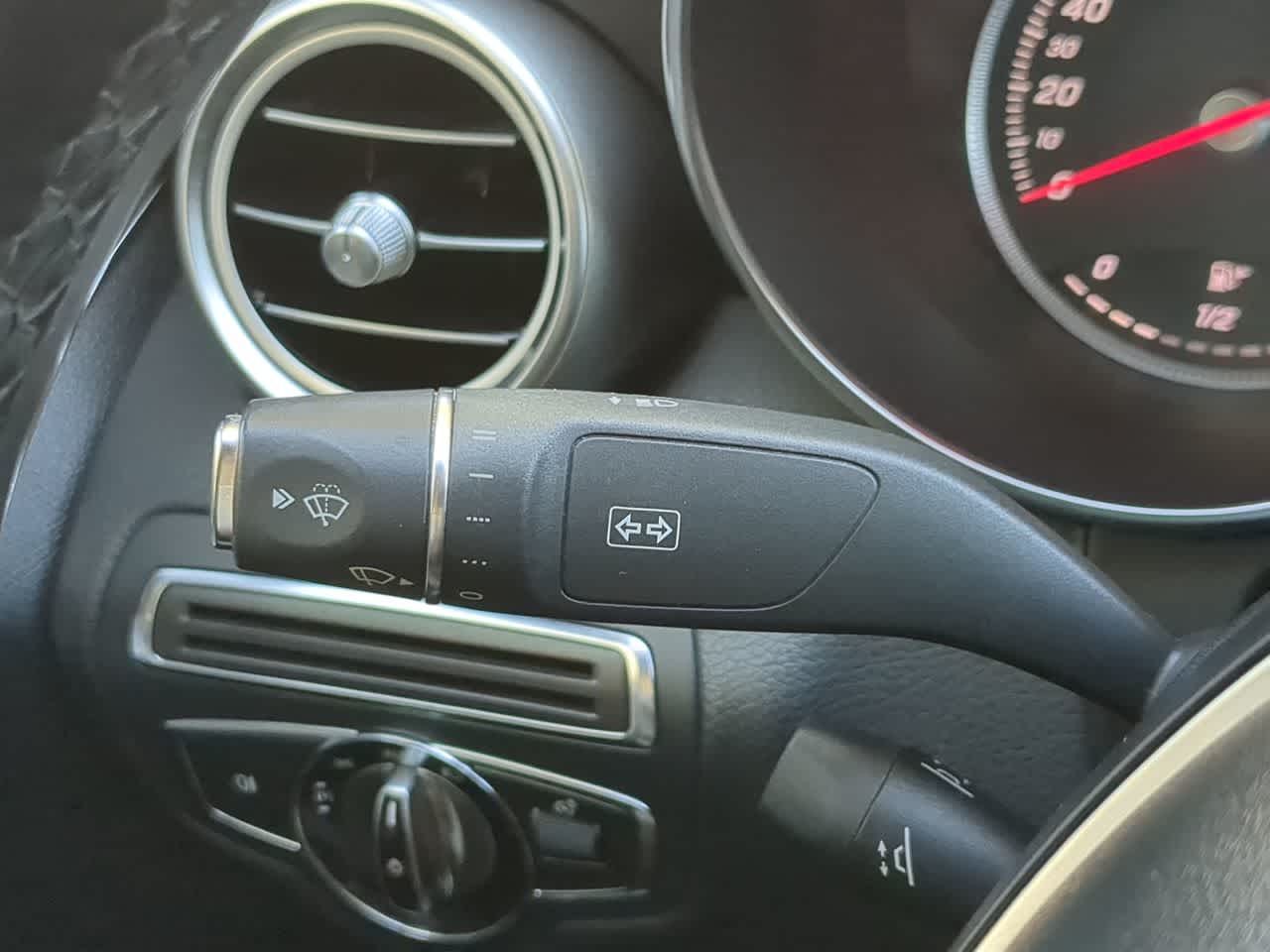 Thumbnail: 2015 Mercedes-Benz C-Class - 28