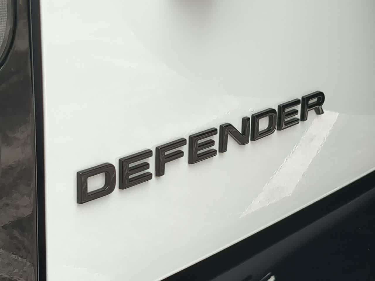 Thumbnail: 2025 Land Rover Defender - 13