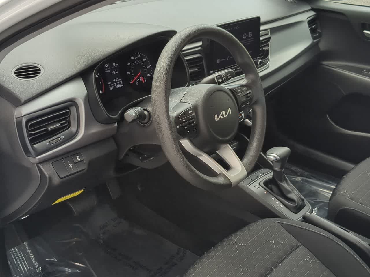 Thumbnail: 2023 Kia Rio - 10