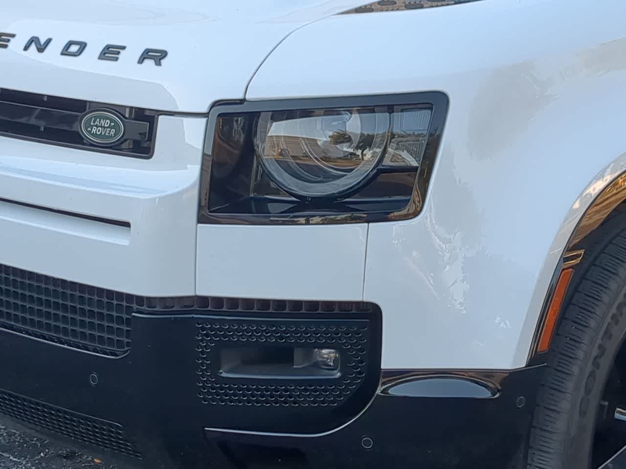 Thumbnail: 2025 Land Rover Defender - 11