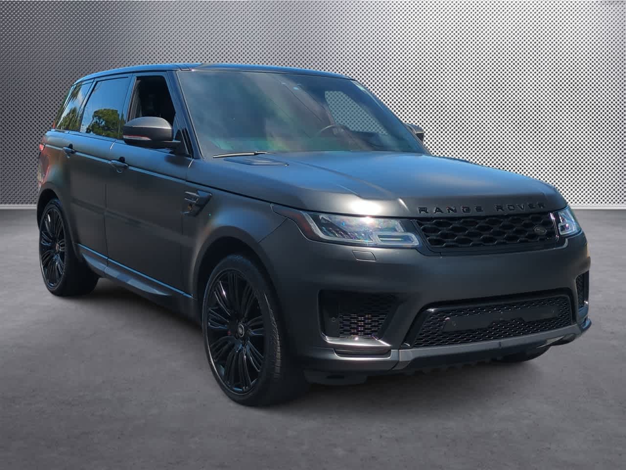 Thumbnail: 2020 Land Rover Range Rover Sport - 2