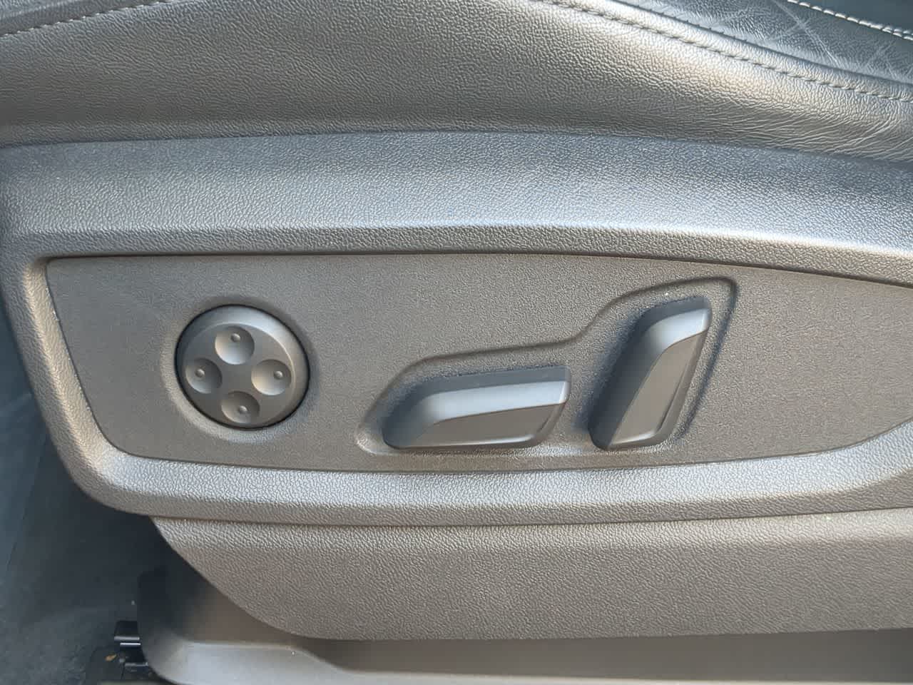 Thumbnail: 2025 Audi Q5 - 17