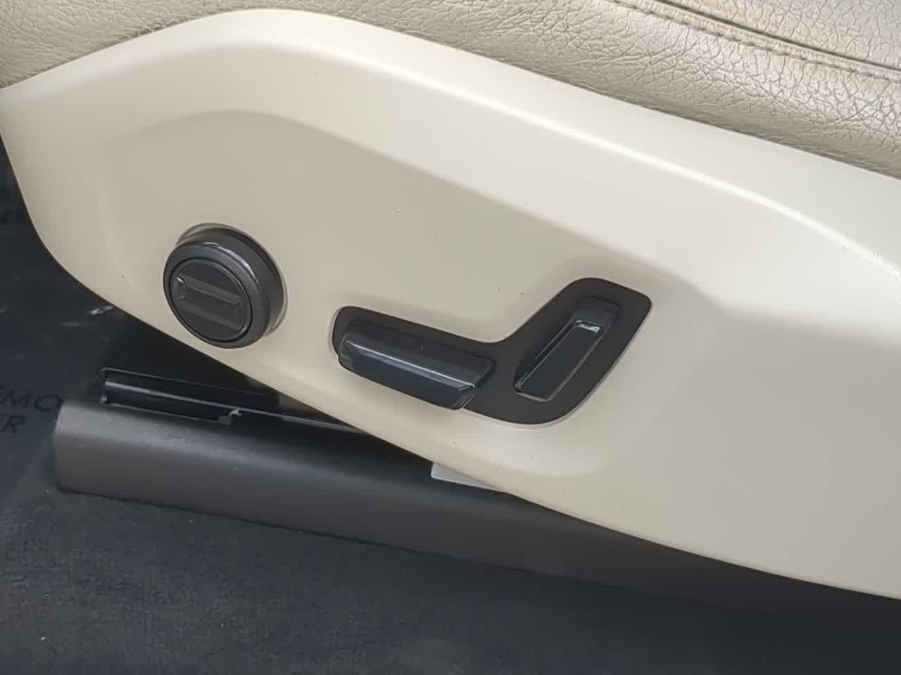 Thumbnail: 2020 Volvo XC90 - 18