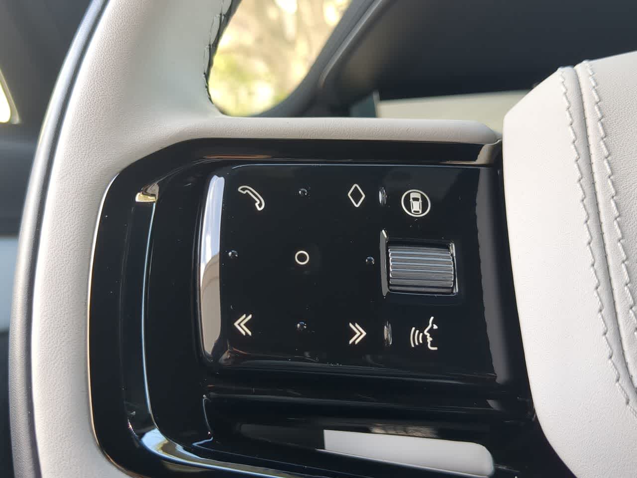 Thumbnail: 2025 Land Rover Range Rover Sport - 26