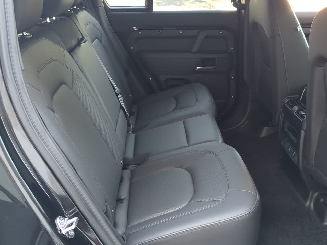 Thumbnail: 2025 Land Rover Defender - 21