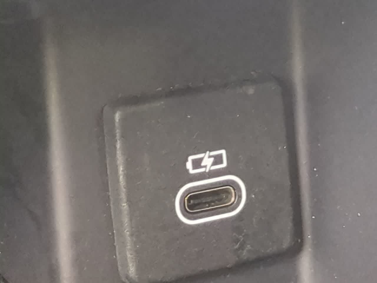 Thumbnail: 2025 Land Rover Discovery - 32