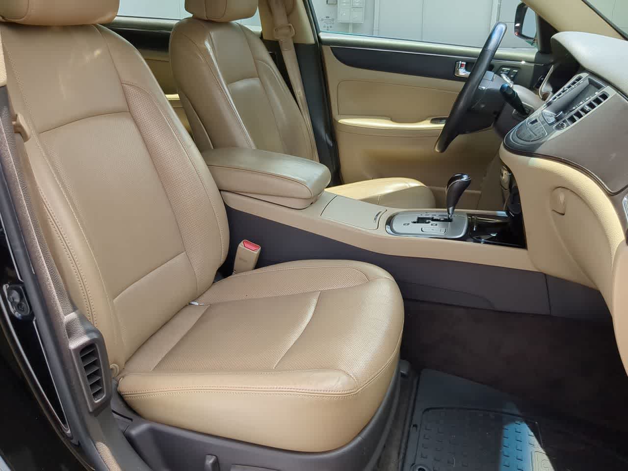 Thumbnail: 2010 Hyundai Genesis - 21