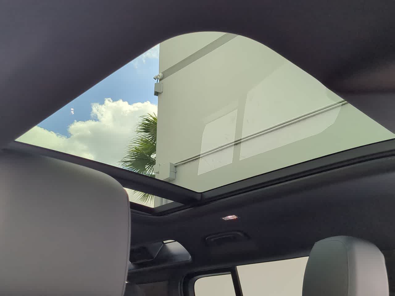 Thumbnail: 2025 Land Rover Defender - 18