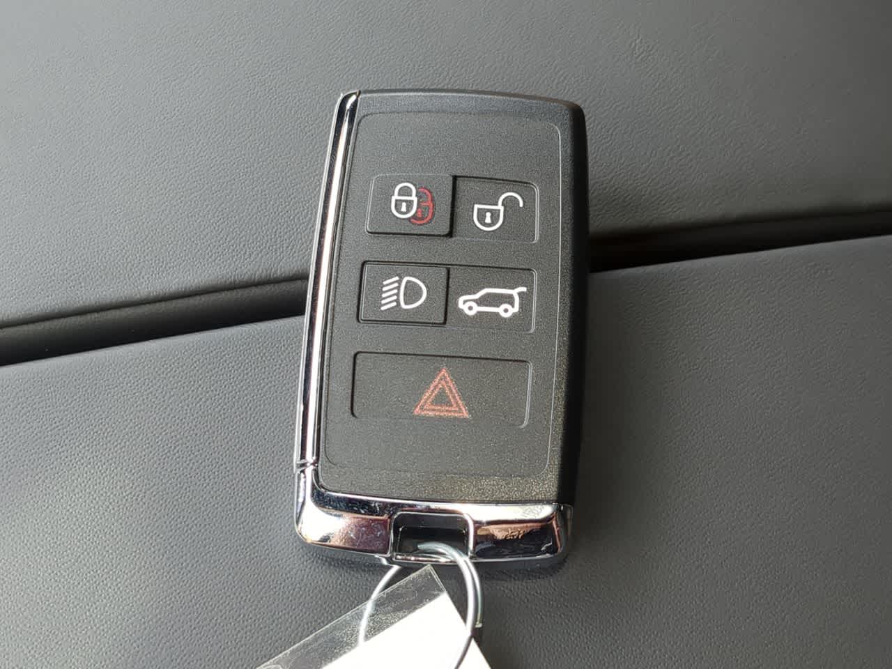 Thumbnail: 2026 Land Rover Range Rover Velar - 38