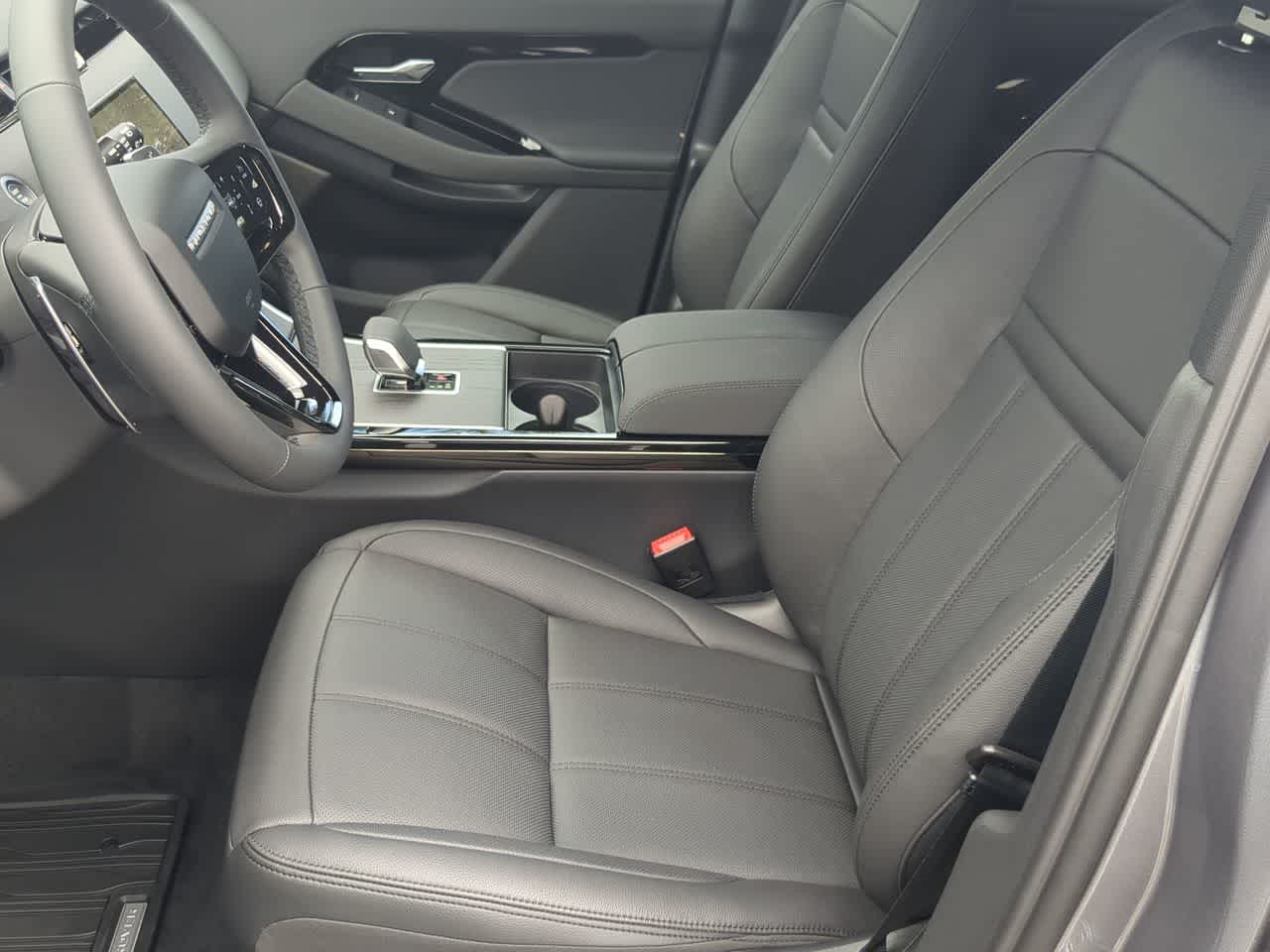 Thumbnail: 2026 Land Rover Range Rover Evoque - 17