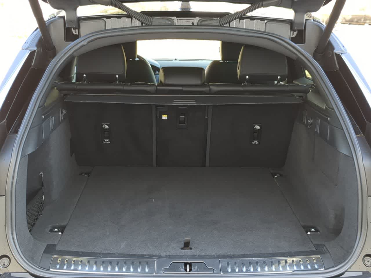 Thumbnail: 2025 Land Rover Range Rover Velar - 37