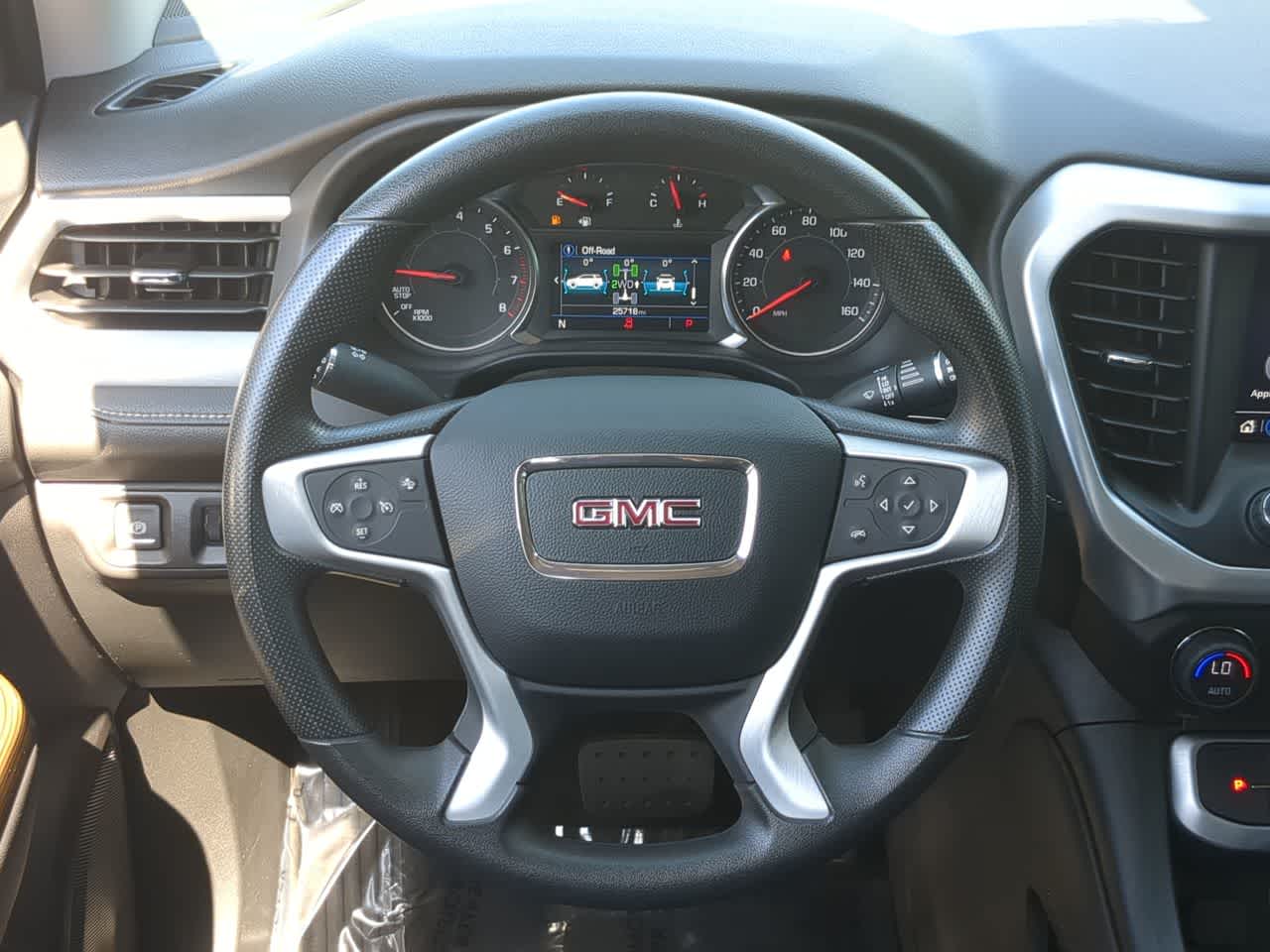 Thumbnail: 2023 GMC Acadia - 22