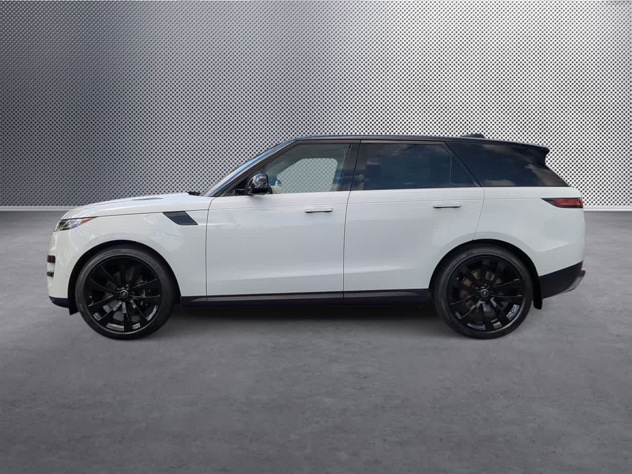 Thumbnail: 2025 Land Rover Range Rover Sport - 5