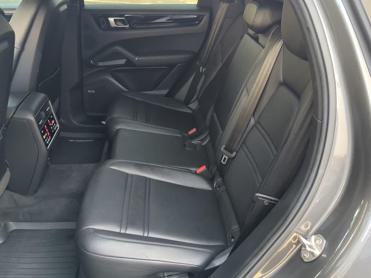 Thumbnail: 2021 Porsche Cayenne - 20