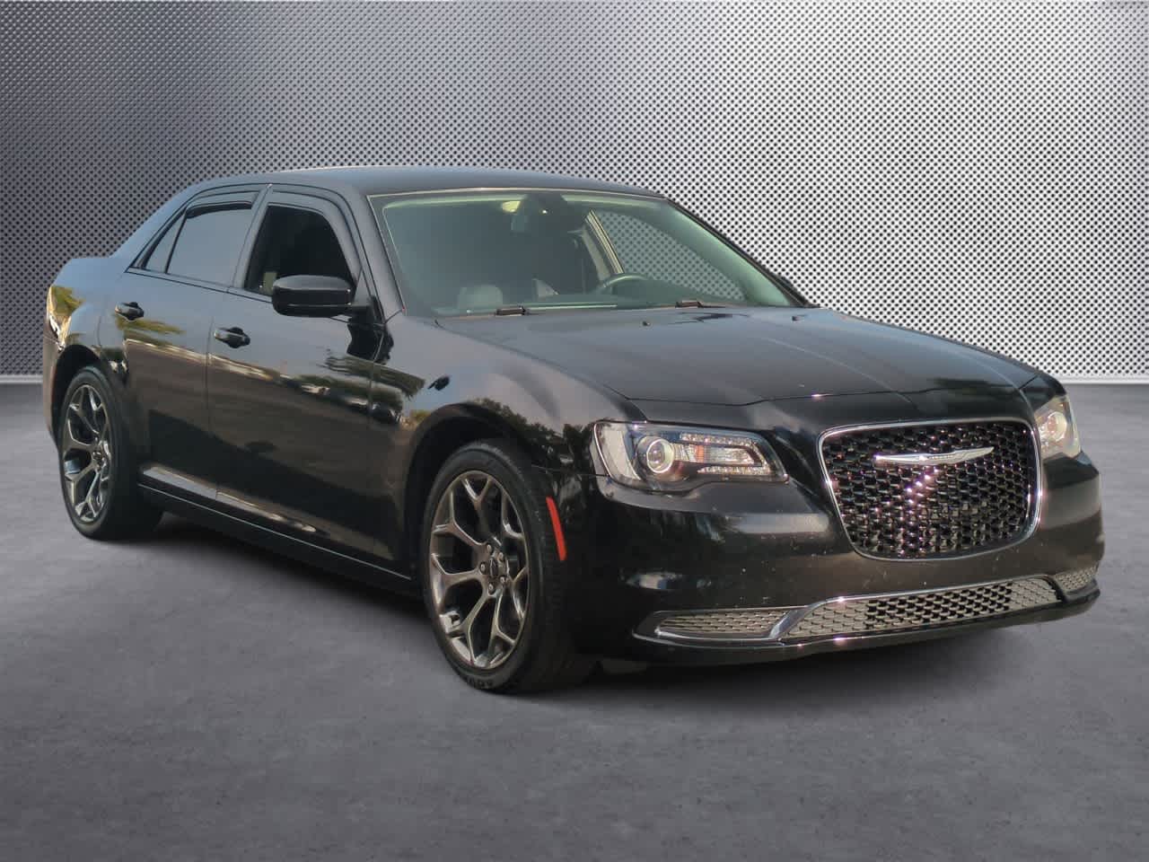 2018 Chrysler 300 Touring photo 2