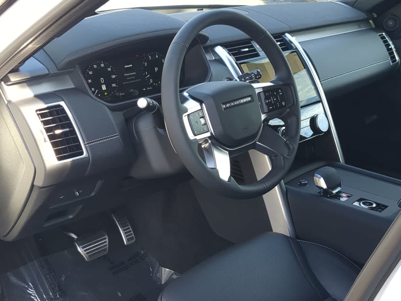 Thumbnail: 2026 Land Rover Discovery - 10