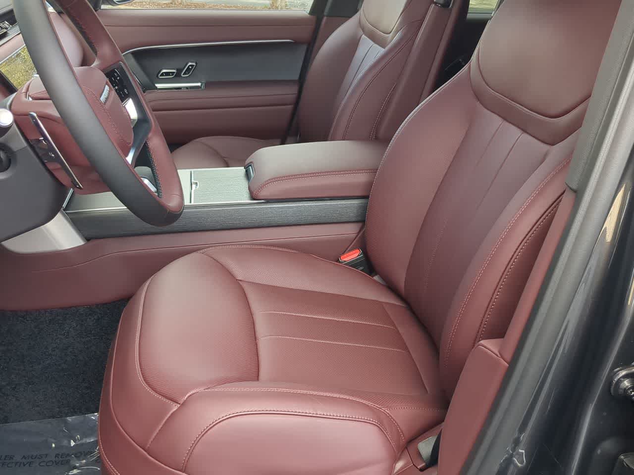 Thumbnail: 2025 Land Rover Range Rover - 16