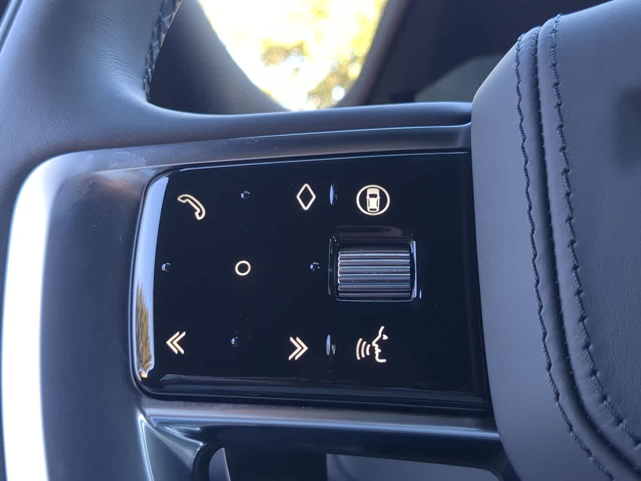 Thumbnail: 2025 Land Rover Range Rover - 26