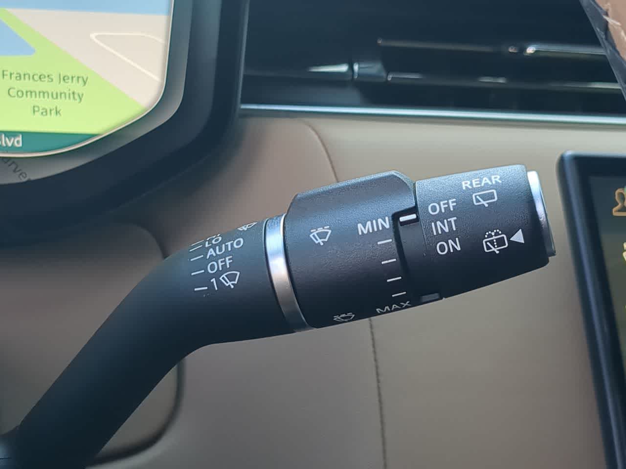 Thumbnail: 2025 Land Rover Range Rover - 28