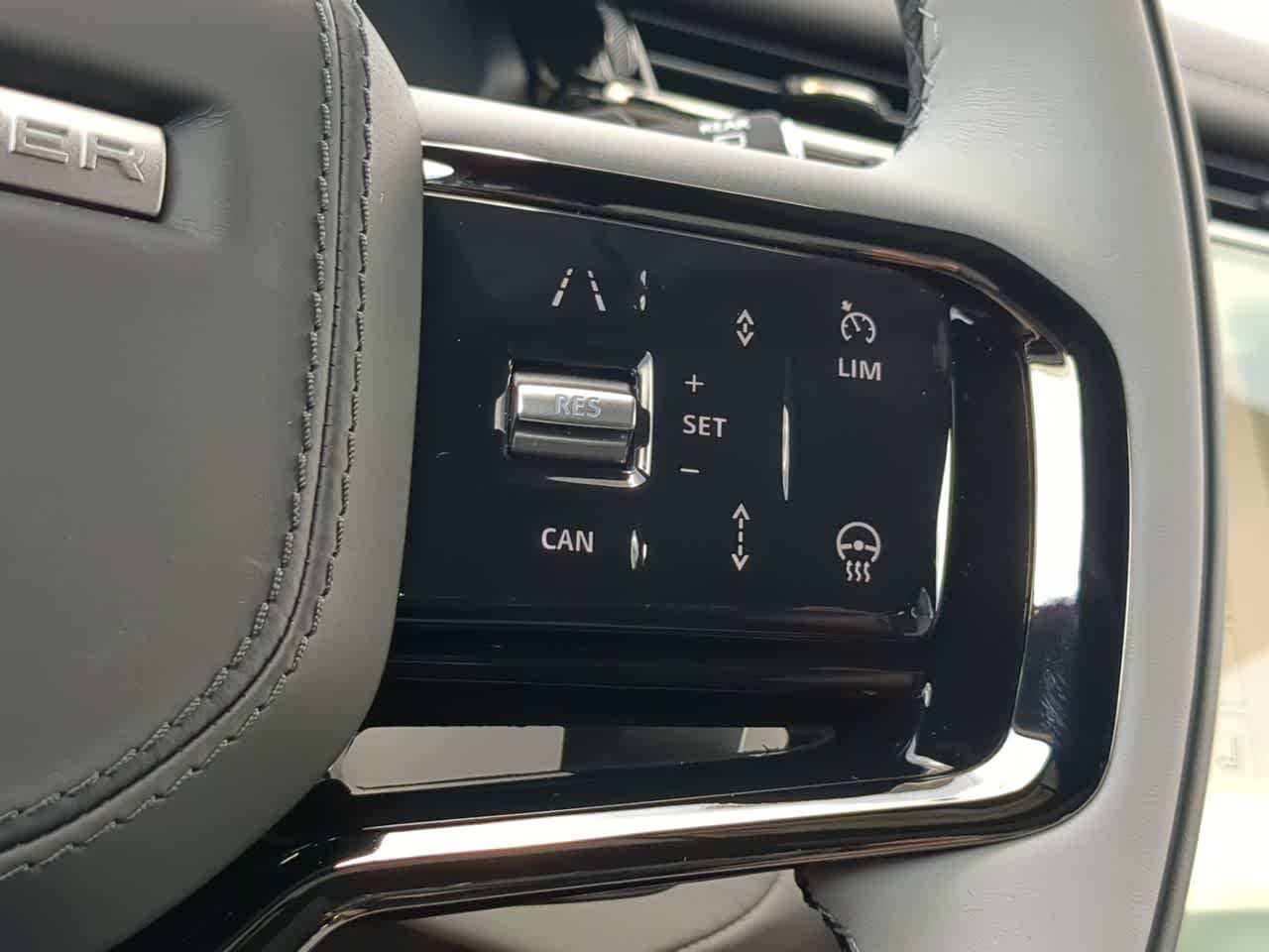 Thumbnail: 2026 Land Rover Range Rover Velar - 26