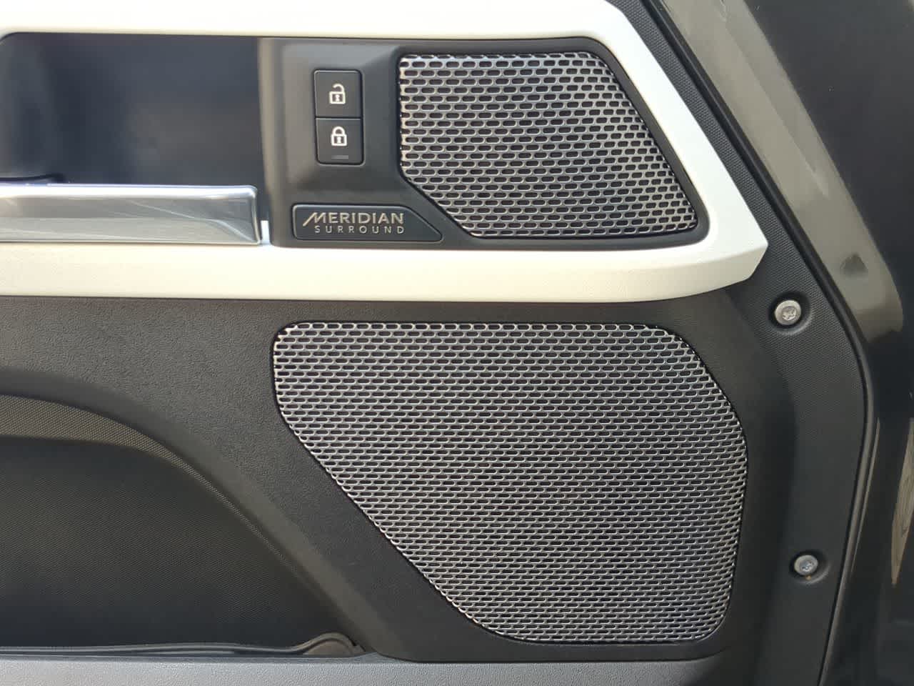 Thumbnail: 2022 Land Rover Defender - 33