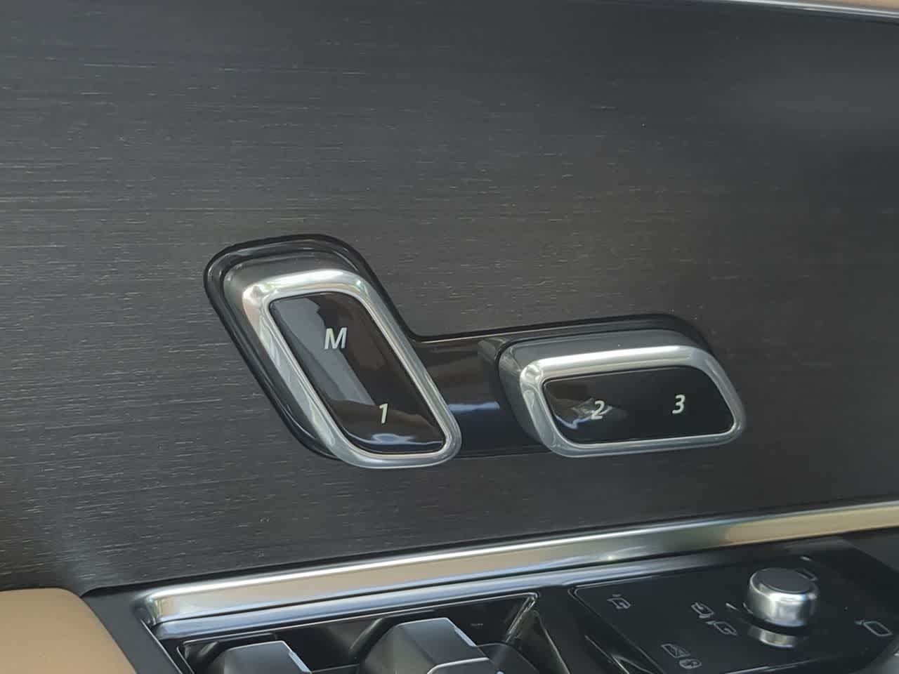 Thumbnail: 2026 Land Rover Range Rover - 18