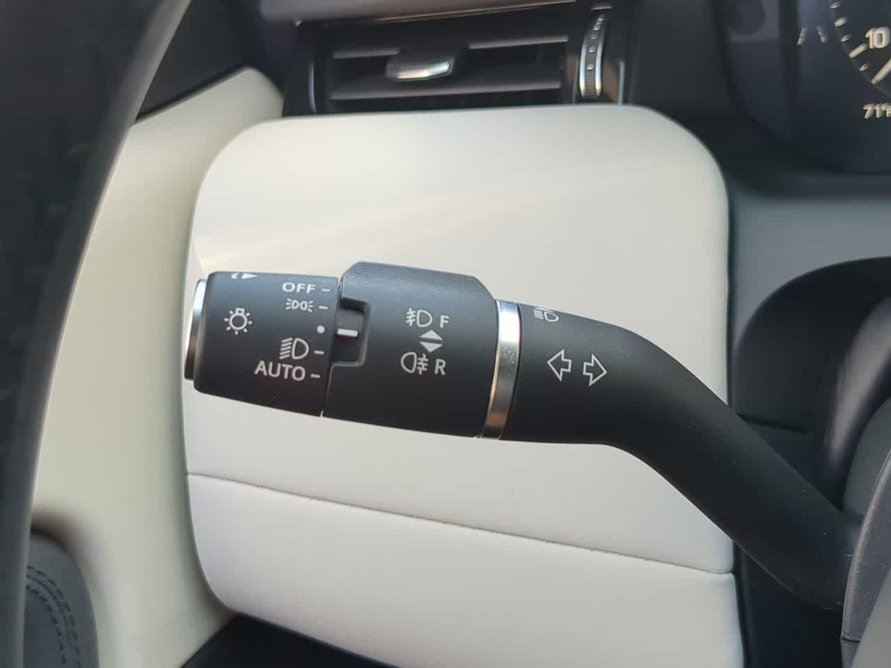 Thumbnail: 2025 Land Rover Discovery Sport - 29