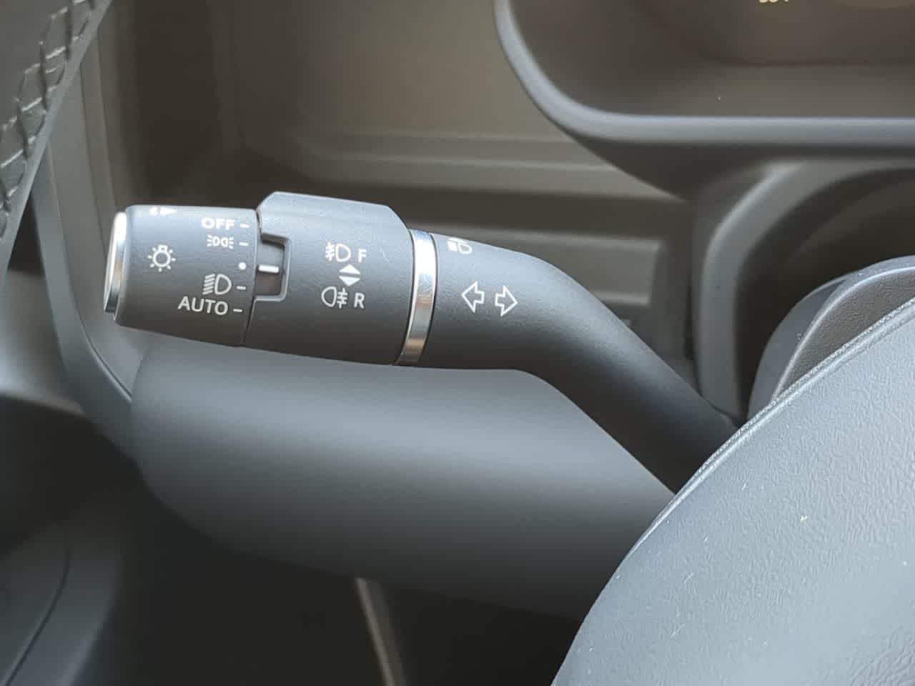 Thumbnail: 2025 Land Rover Defender - 28