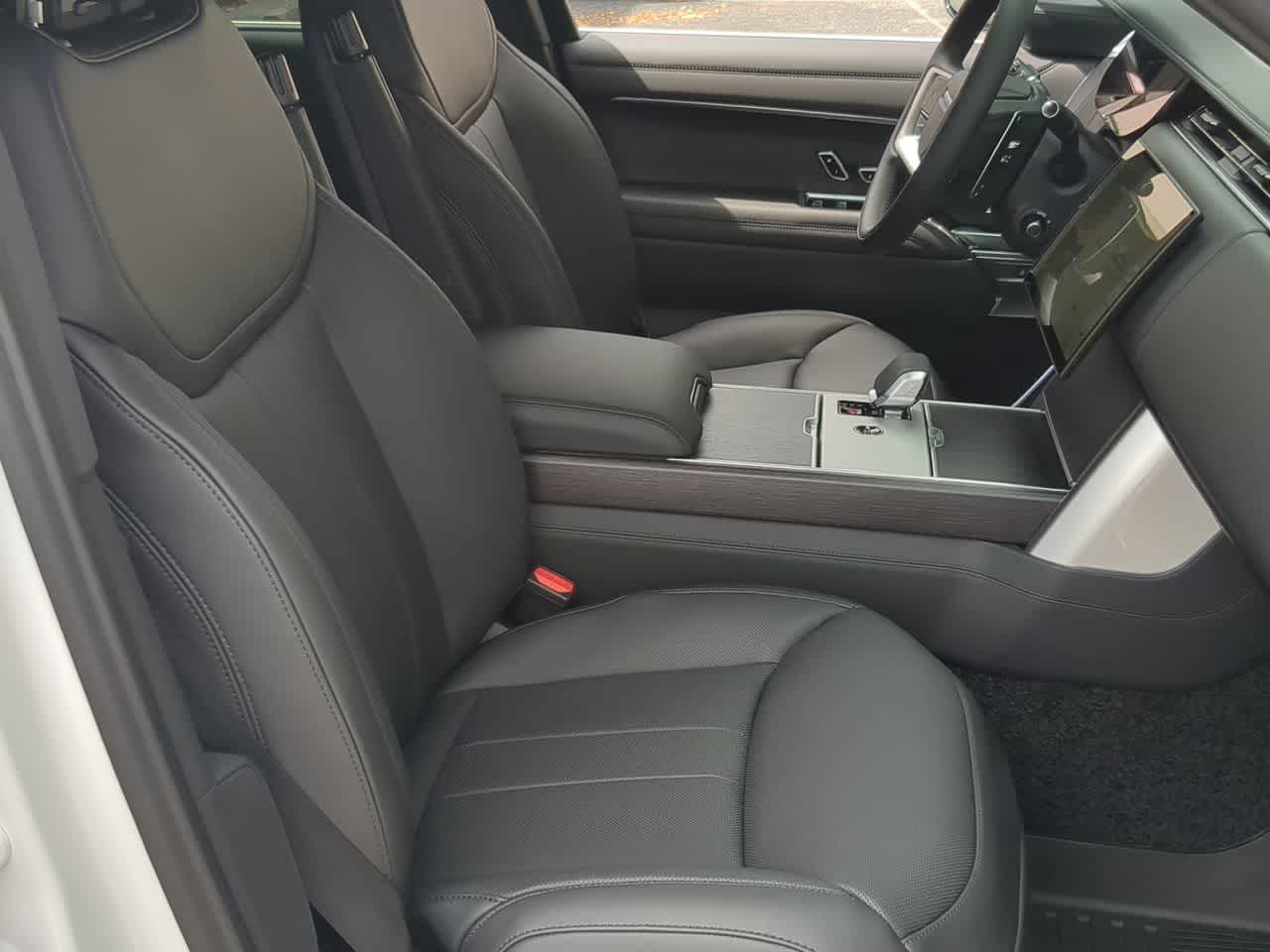 Thumbnail: 2026 Land Rover Range Rover - 24