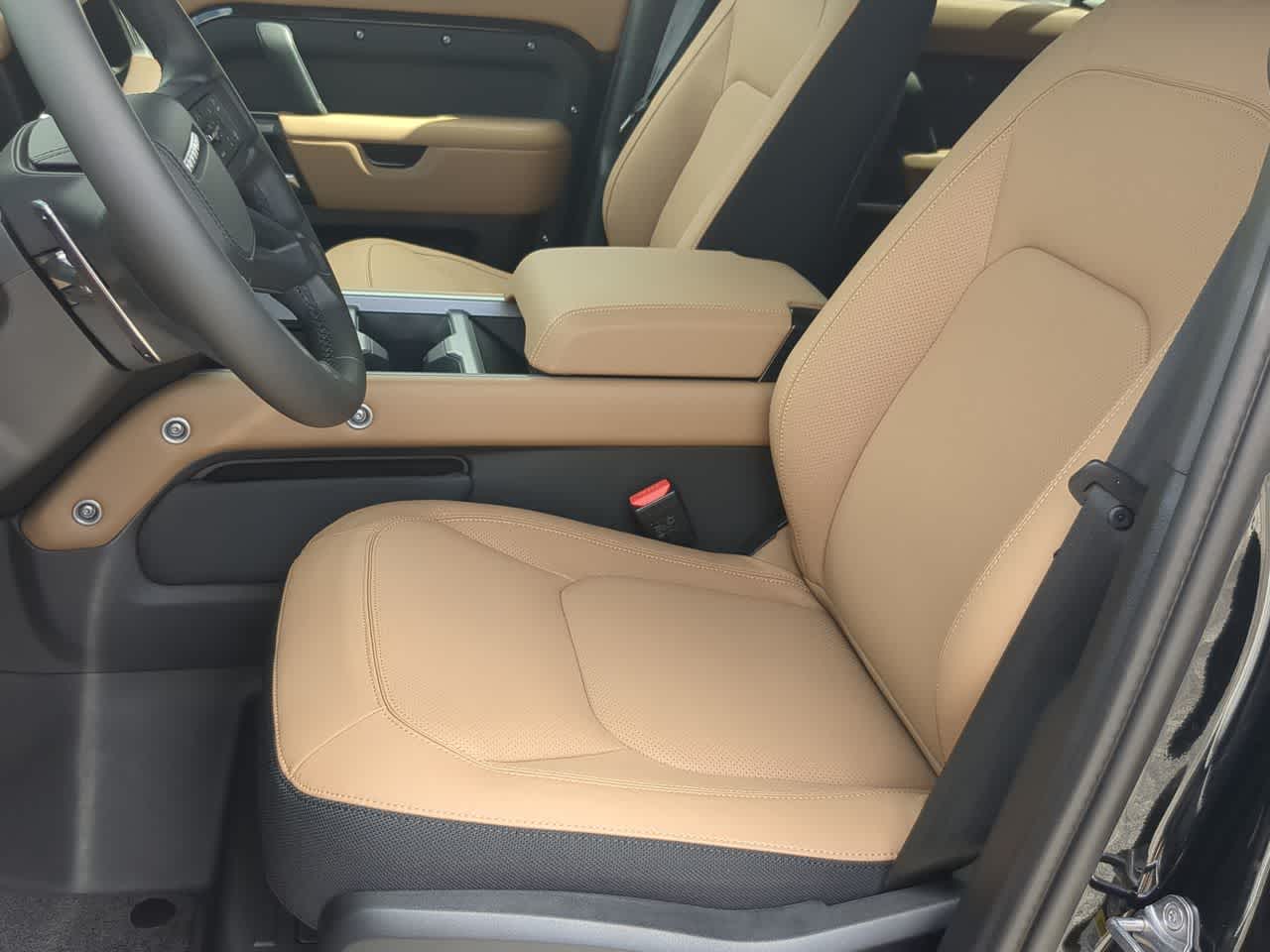 Thumbnail: 2025 Land Rover Defender - 17