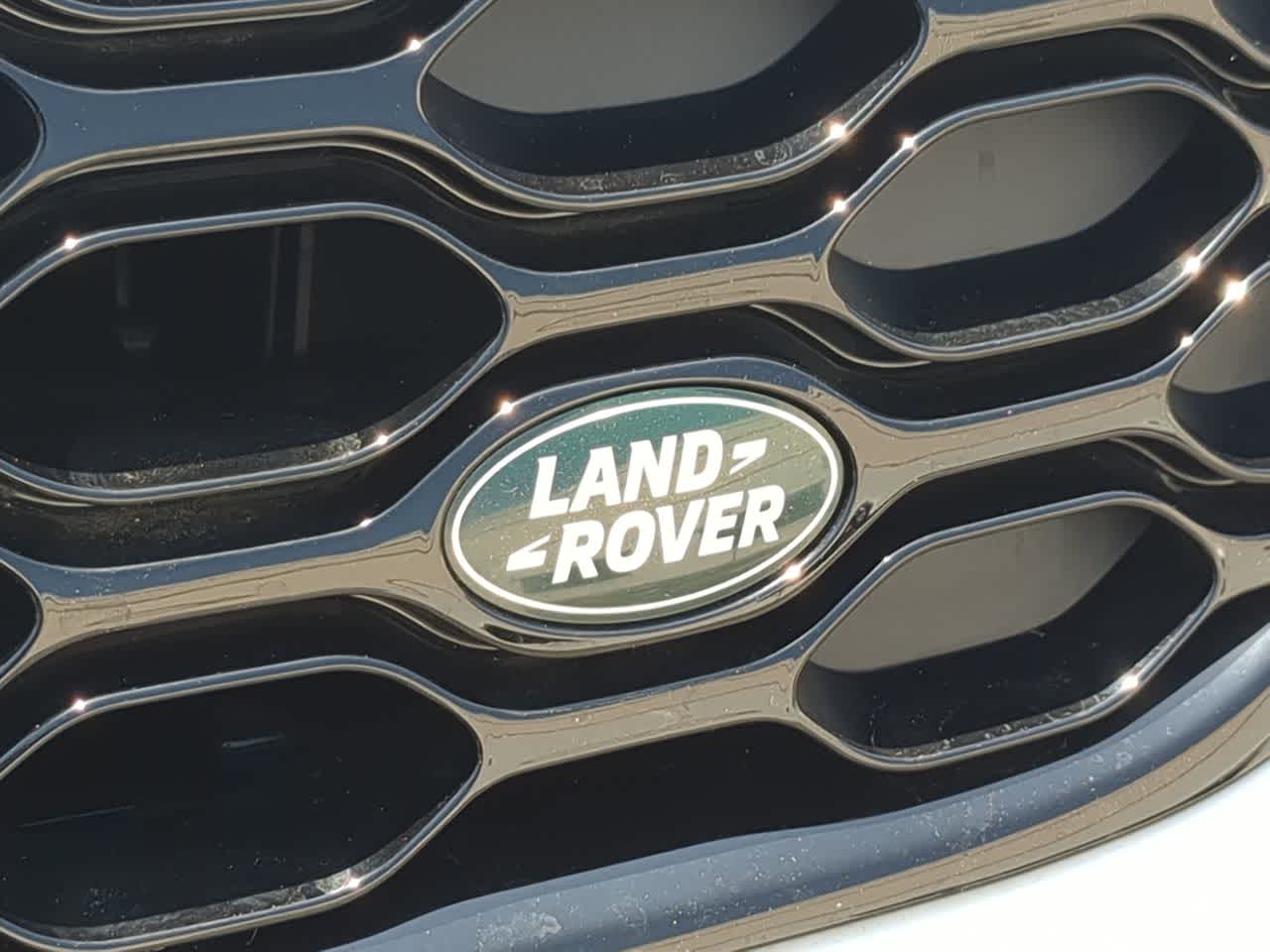 Thumbnail: 2025 Land Rover Discovery - 12