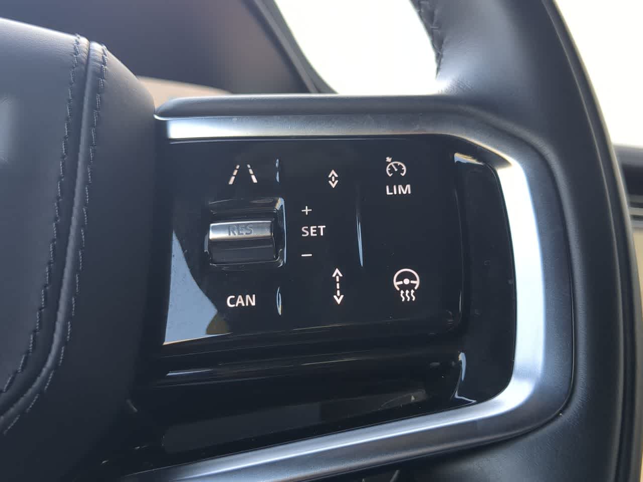 Thumbnail: 2025 Land Rover Range Rover Sport - 25