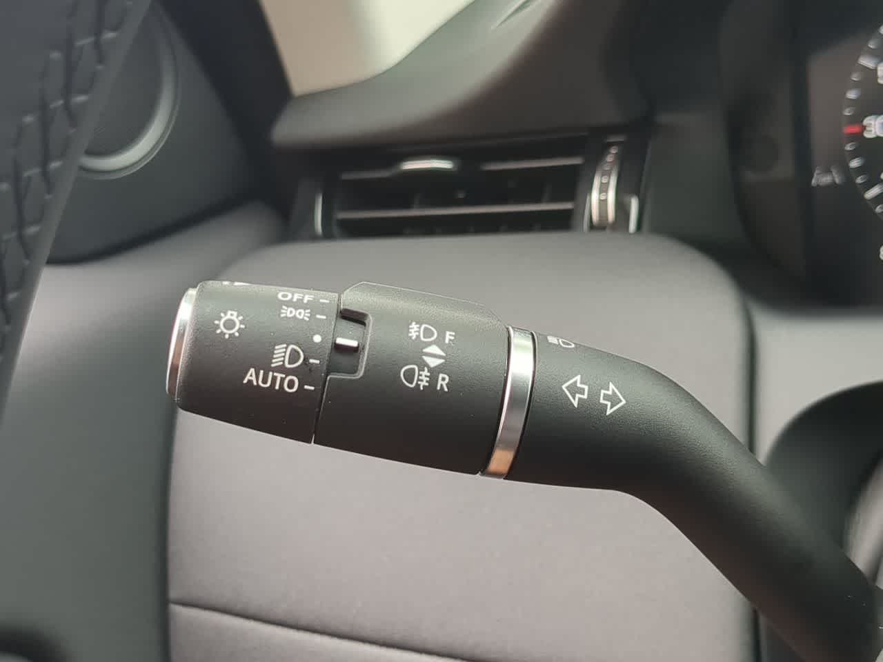 Thumbnail: 2025 Land Rover Discovery Sport - 29