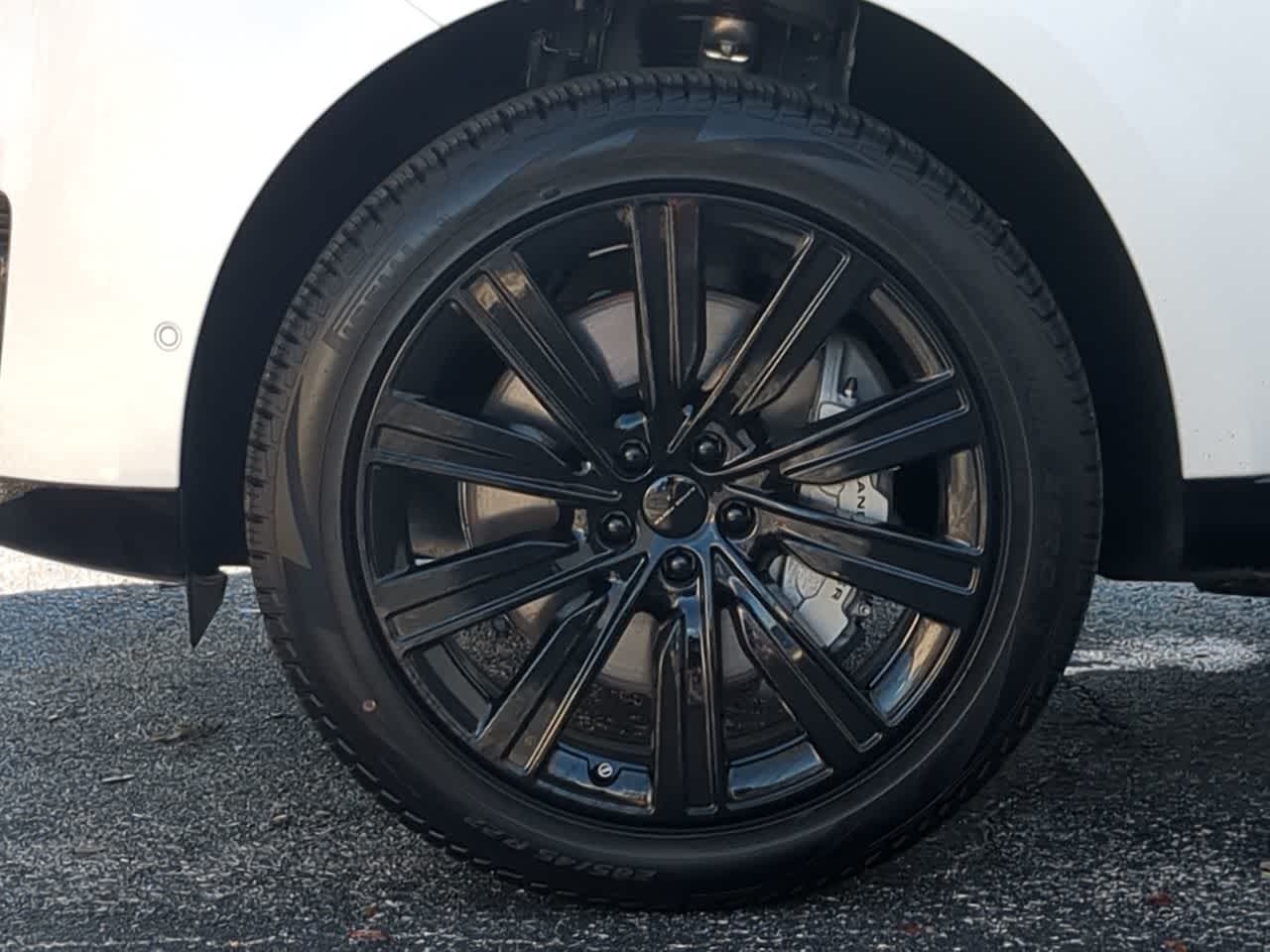 Thumbnail: 2026 Land Rover Range Rover - 14