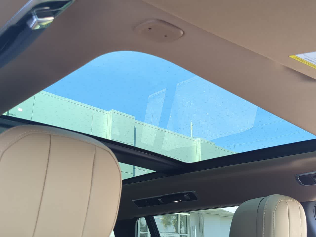 Thumbnail: 2025 Land Rover Range Rover - 20