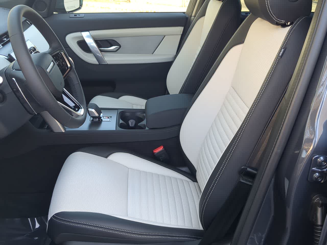 Thumbnail: 2026 Land Rover Discovery Sport - 16