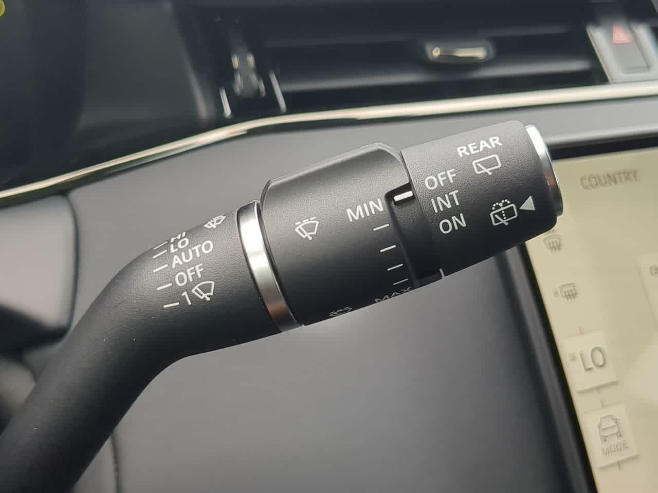 Thumbnail: 2026 Land Rover Range Rover Evoque - 28