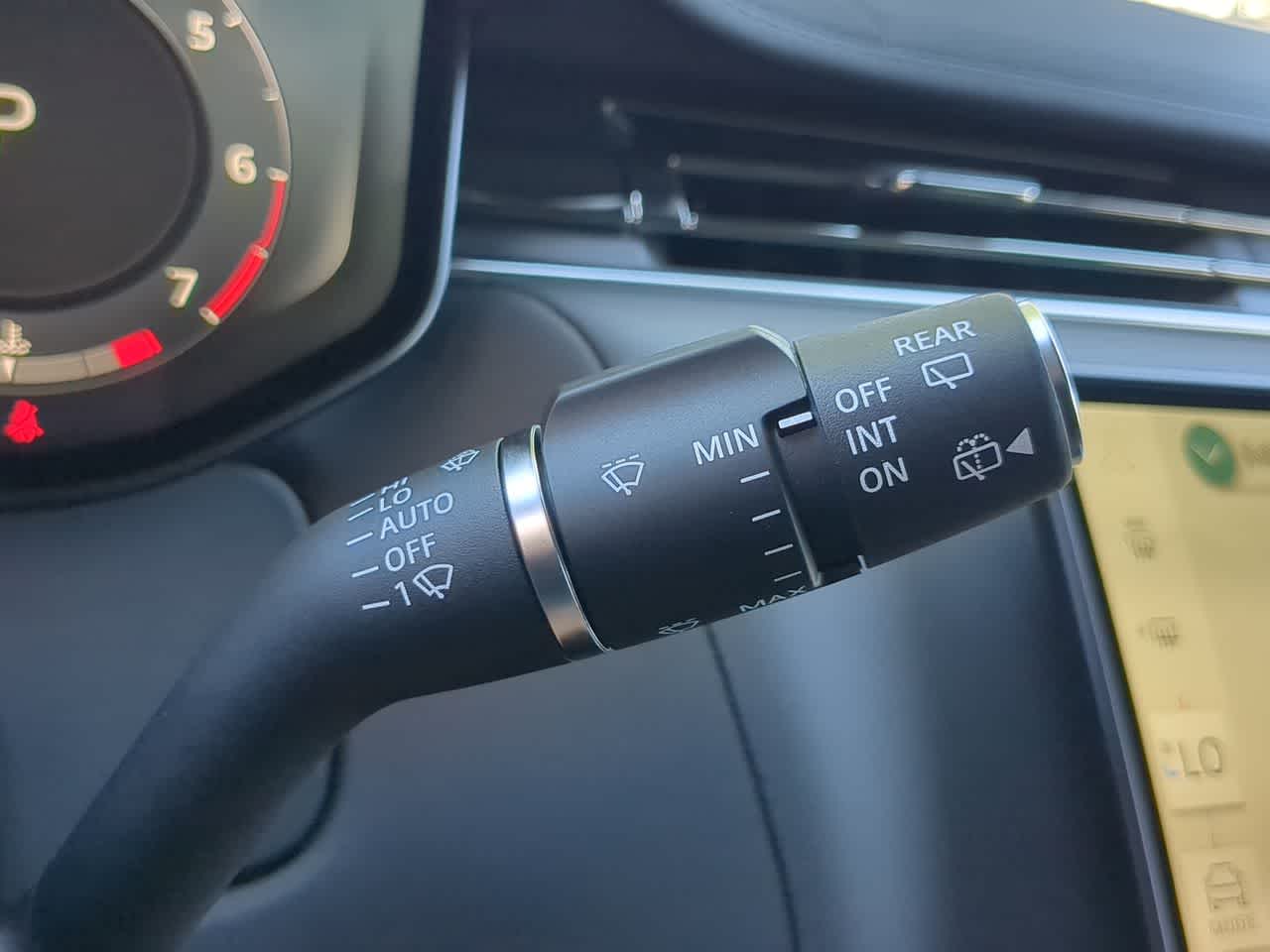 Thumbnail: 2026 Land Rover Range Rover Sport - 28