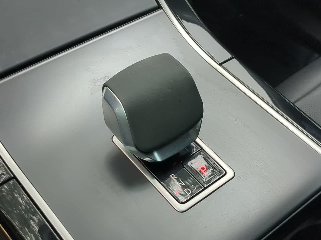 Thumbnail: 2024 Land Rover Range Rover Velar - 34