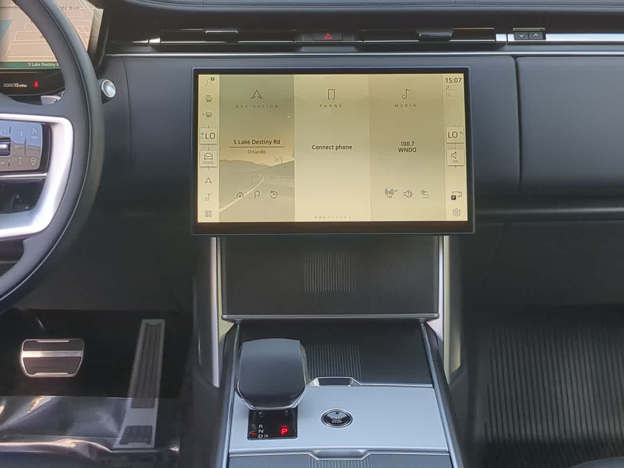 Thumbnail: 2026 Land Rover Range Rover - 30